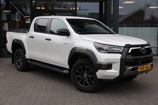 Toyota Hilux 2.8 D-4D DUBBEL CABIN INVINCIBLE BE TREKKER 5 SITZ A/T 4WD VAN