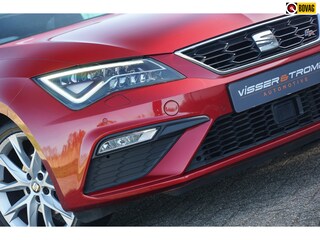 Seat Leon 1.4 EcoTSI FR-AUT | Desire Red Metallic | Panodak/iConnect/Alcantara/Stoelverwarming - Sportief!