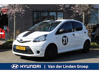 Toyota Aygo 1.0 VVT-i Now Black & White "RIJKLAARPRIJS"