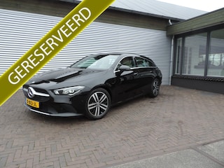 Mercedes-Benz CLA Shooting Brake 180 Business Solution Luxury leer sfeer licht
