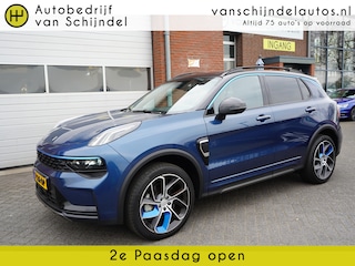Lynk & Co 01 1.5 261PK! MY 23 ZWARTE HEMEL! ORIGINEEL NEDERLANDS! 360CAMERA PANORAMADAK FULL LED 20INCH ADAPTIEVE CRUISE ANDROID-APPLECARPLAY NAVI STOELVERWARMING KEYLESS CLIMA ENZ...