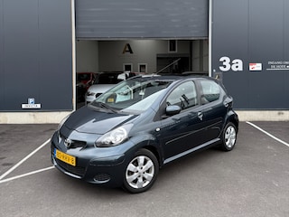 Toyota Aygo 1.0-12V Aspiration Green Navigator