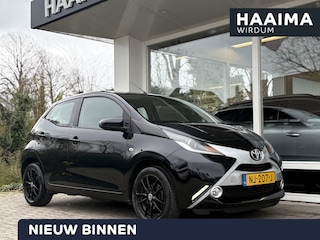 Toyota Aygo 1.0 VVT-i x-play | Achteruitrijcamera | Navigatie | Snelheidsbegrenzer | Lichtmetalen velgen | LED dagrijverlichting