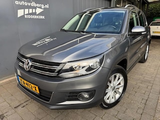 Volkswagen Tiguan 1.4 TSI Pano Trekhaak Allseason banden