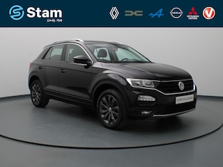 Volkswagen T-Roc TSI Style Business 115pk Adapt. Cruise | Carplay | Navi | Parkeersens. v+a |