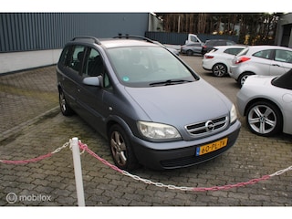 Opel Zafira 1.8-16V Elegance