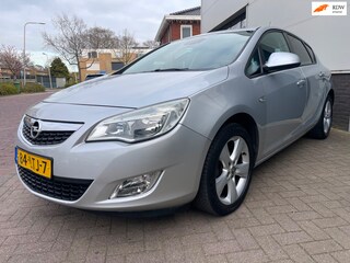 Opel Astra 1.4 Edition/Cruise-c/Climate-c/Aux/Trekhaak/Goed-onderhouden/Sfeerverlichting