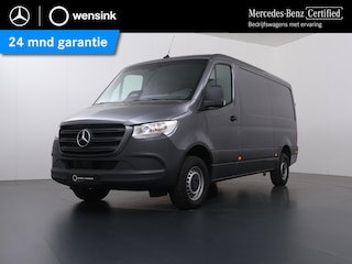 Mercedes-Benz Sprinter 317 CDI | L2 H1 | PRO | AUTOMAAT | 3500 KG. AHW | ACHTERUITRIJCAMERA | CRUISE CONTROL | TREKHAAK | BETIMMERDE LAADRUIMTE | DIEP ZWART | 3-ZITS | LICHT -/ REGEN SENSOR | CARPLAY | ANDROID AUTO | CERTIFIED