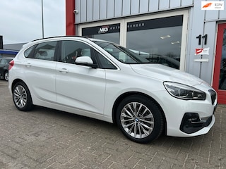 BMW 2-serie Tourer 220i High Executive Trekhaak/LED