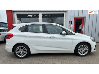 BMW 2-serie Tourer 220i High Executive Trekhaak/LED