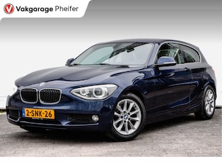 BMW 116i 136pk Upgrade Edition Lederen int./ Stoelverwarming/ Full map navigatie/ Bi-Xenon/ Cruise control