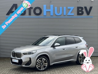 BMW X1 sDrive20i M Sport Premium Pakket Panoramadak Trekhaak Achteruitrijcamera Stoelverwarming Keyless Entry Carplay