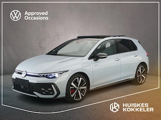 Volkswagen Golf GTE 1.5 TSI eHybrid 272pk DSG Automaat Trekhaak, Lederen bekleding, 360 camera, Adaptive cruise control, Panoramadak, Black style, LED matrix koplampen
