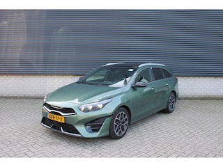 Kia Ceed Sw 140pk GT-Line I Cruise control I Keyless entry I Navi I Parkeercamera I Parkeersensoren voor & achter I Schuif-/kanteldak I Sportstoelen