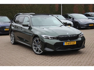 BMW 3-serie Touring 320e / Panoramadak / Camera / Keyless / Leder / Harman Kardon / 19'' / Elektr. stoelen / CarPlay / Stoelverwarming / ACC / Getint glas