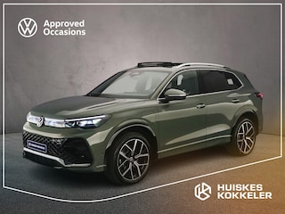 Volkswagen Tiguan R-Line Edition 1.5 TSI eHybrid 272pk DSG Automaat Trekhaak, Panoramadak, Navigatie, Adaptive cruise control, Elektrische achterklep, LED koplampen