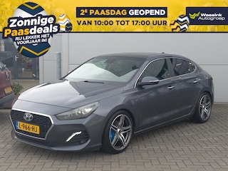 Hyundai i30 Fastback 1.4T 140pk Premium Automaat | Climate control | Navigatie | Leer | Winterpack | Open dak | 18" Lm velgen | Camera