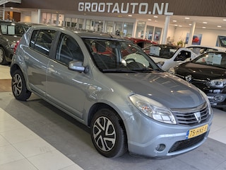 Dacia Sandero 1.6 Lauréate Airco, Stuurbekrachtiging