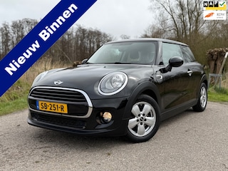 Mini Cooper 1.5 Business / 1e Eigenaar / Navi / Airco / 15" Velgen / 6 Versnellingen / Goed onderhouden! / PDC / Limit /