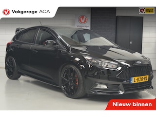Ford Focus 2.0 ST // 250 PK // 122.000 km // CLIMA // NAVI // CARPLAY // PDC // CRUISE //