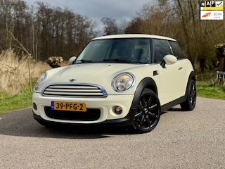 Mini Mini 1.6 MINIMALIST Business Line Airco Navigatie Cruise Control 17" NAP