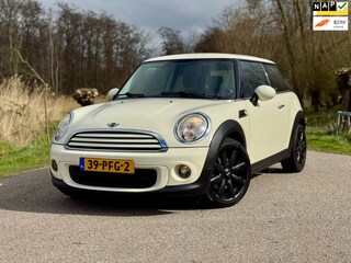 Mini Mini 1.6 MINIMALIST Business Line Airco Navigatie Cruise Control 17" NAP
