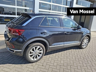 Volkswagen T-Roc 1.5 TSI Life Business | 150 PK | Automaat | Adaptieve cruise control | Appel Carplay / Android Auto | Climate Control | Achterruitrijcamera | Stoelverwarming | Digital Cockpit Pro |
