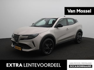 Alfa Romeo Junior 1.2 Turbo Hybrid Ibrida | Apple Carplay/Android Auto | Parkeersensoren | Climate Control | Cruise Control | Lichtmetalen Velgen |