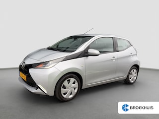 Toyota Aygo 1.0 69pk VVT-i x-play Automaat | Airco | Achteruitrijcamera | Parkeersensoren achter | Metallic lak |