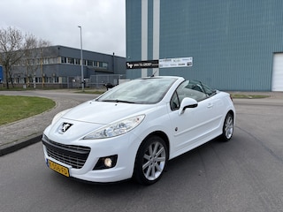 Peugeot 207 CC 1.6 VTi Roland Garros 120 PK. Prachtige en als nieuw rijdende auto !!! Alle keuringen toegestaan !!