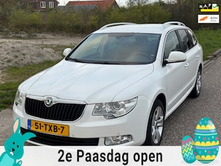 Skoda Superb Combi 1.4 TSI Greentech Ambition Business Line ECC LMV 16"Cruise El. pakket Audio-CD/Navigatie Dealeronderh. Nw Apk!