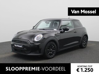 Mini Cooper 1.5 Essential | Navigatie | Black pakket | Parkeer sensoren | Airco | Virtual cockpit | Union Jack achterlichten | Bluetooth