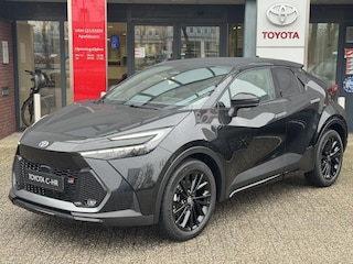 Toyota C-HR 2.0 PHEV BLACK EDITION MY2026 NIEUW DIRECT LEVERBAAR! STOEL/STUURVERW JLB-AUDIO EL-STOEL 19'' LM-VELGEN BLIND SPOT EL-ACHTERKLEP HEAD-UP NAVI APPLE/ANDROID