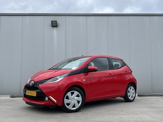 Toyota Aygo 1.0 VVT-i x-play | Parkeerhulp camera