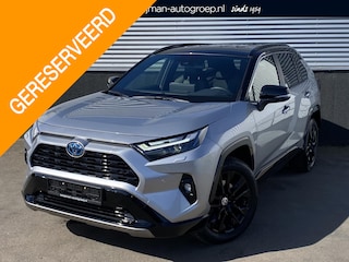 Toyota RAV4 2.5 Hybrid AWD Bi-tone edition Stoelverwarming, navigatie Apple CarPlay/Android Auto, elektr. achterklep, draadloze telefoonlader, adaptieve cruise control, keyless!