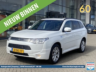 Mitsubishi Outlander 2.0 PHEV Instyle | Pano | camera achter |