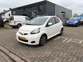Toyota Aygo 1.0-12V Dynamic Navigator