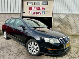 Volkswagen Passat Variant 2.0 FSI Trendline Business | APK | Airco | Cruise