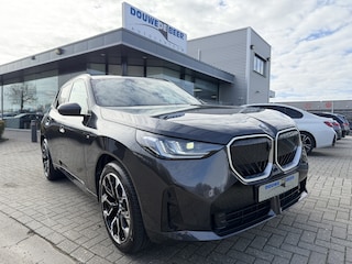 BMW X3 30e xDrive M Sport Pano-Dak | Iconic Glow | 360-Camera | Leer
