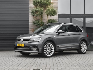 Volkswagen Tiguan 2.0 TSI 4Motion Highline R-Line 220 PK Trekhaak Panoramadak Camera 20 inch velgen