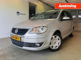 Volkswagen Touran 2.0 TDI Highline 5 PERS. CLIMA PDC RIJDT HEEL GOED NAP