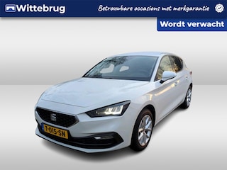 Seat Leon 1.5 eTSI 150pk Style Business Intense / Navigatie / LM 16 inch / Park Assist / Camera / Keyless / LED / Wegkl trekhaak