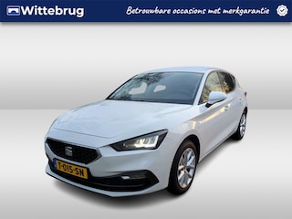 Seat Leon 1.5 eTSI 150pk Style Business Intense / Navigatie / LM 16 inch / Park Assist / Camera / Keyless / LED / Wegkl trekhaak