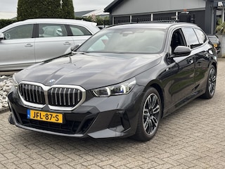 BMW 5-serie Touring 540D X-Drive 2024 M-Sportpakket Btw Pano B&W