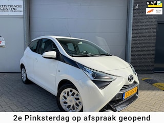 Toyota Aygo 1.0 VVT-i x-play [Facelift | Carplay | Camera | Airco | Dealer OH]