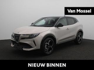 Alfa Romeo Junior 1.2 Turbo Ibrida Ti | Navigatie | Camera | Matrix | Keyless Entry
