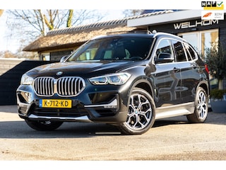 BMW X1 SDrive20i Nedcar Edition Panoramadak I Leder I Sportstoelen I Head Up I Camera I Led I Trekhaak I BTW