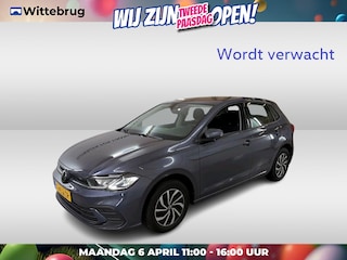 Volkswagen Polo 1.0 TSI Life Executive Navigatie / PDC / Extra getint glas / Airco / App-connect / Apple carplay
