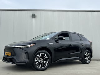 Toyota bZ4X Dynamic 71 kWh Paasaanbieding Gratis Lader Twv €1300 | Trekhaak | Alarminstallatie