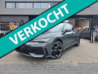 Volkswagen Golf 1.5 eTSI R-Line Edition | Met o.a. panoramadak, AppleCarPlay/AndroidAuto, IQ lights en digitaal dashboard